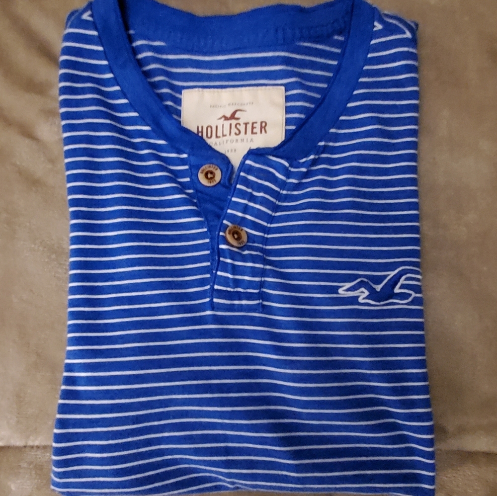 A Nice Blue and White Striped Mens Hollister Henley Size Small
